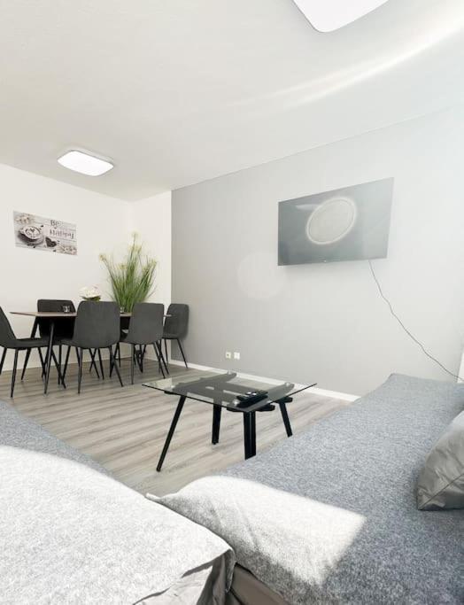 Apartment Schickes In Lage B7 *